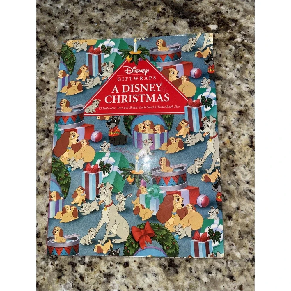 A Disney Christmas‎ Book 6 SectionsLeft Giftwrap  Vtg Wrapping Paper 1992 (5268)
